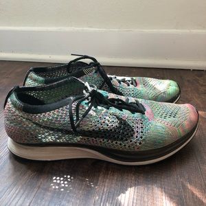Nike Flyknit Racer- multicolor